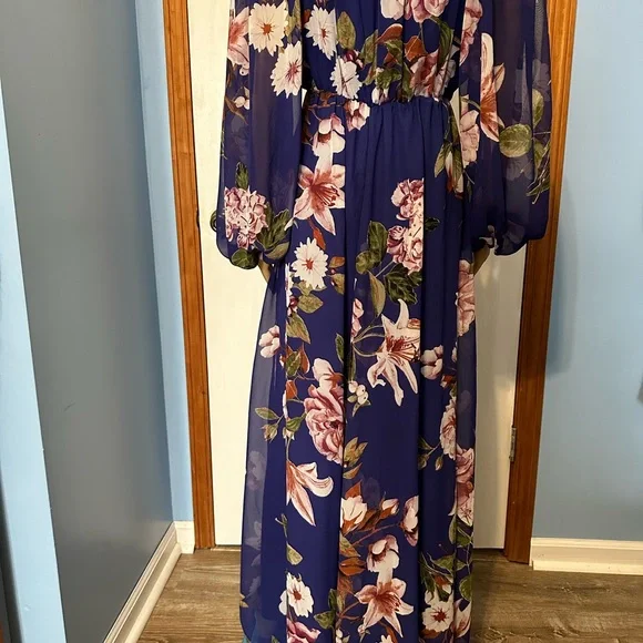 Women’s Blue Cold-Shoulder Maxi / Formal / Party / Prom Dress, Size M, NWT - Picture 9 of 15